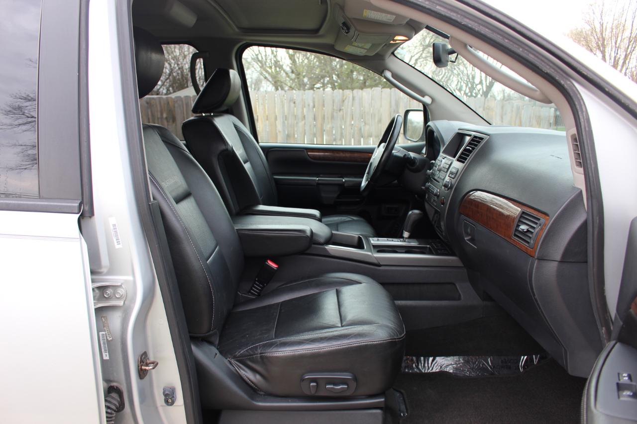 Nissan Armada Platinum 4WD 2012
