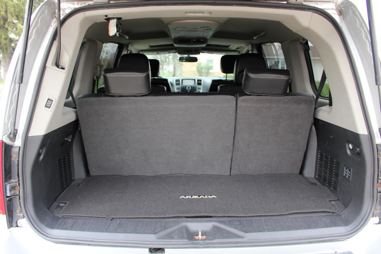 Nissan Armada Platinum 4WD 2012