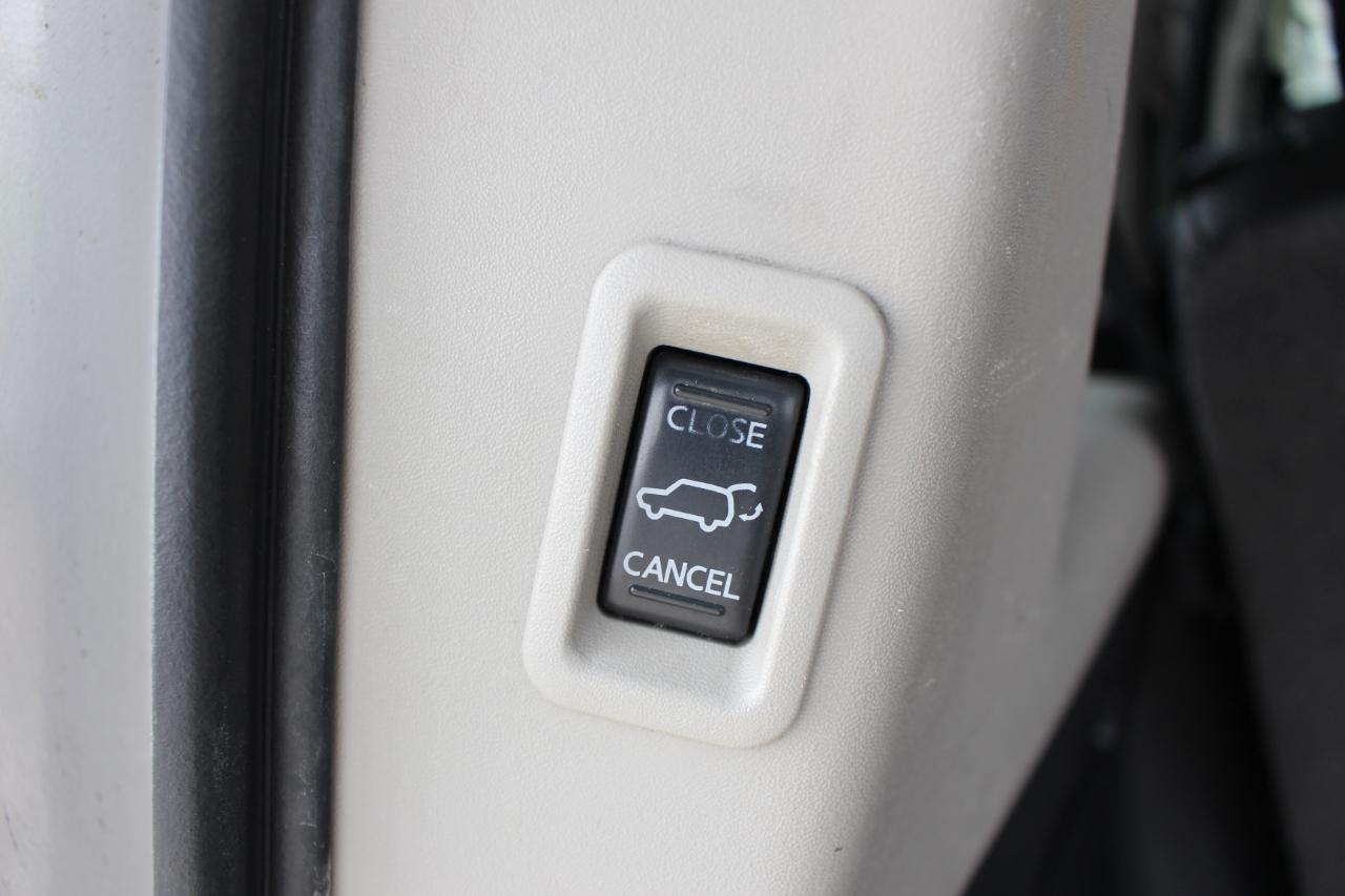 Nissan Armada Platinum 4WD 2012