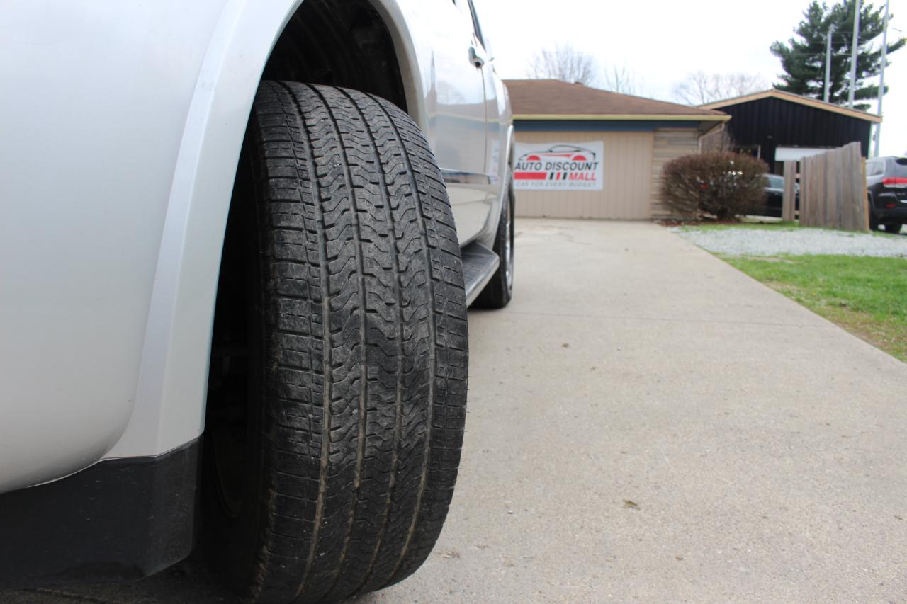 Nissan Armada Platinum 4WD 2012