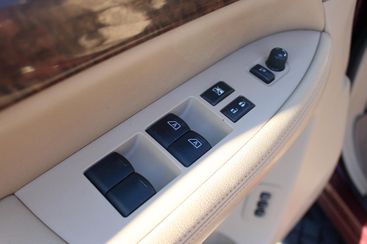 Nissan Armada Platinum 4WD 2011