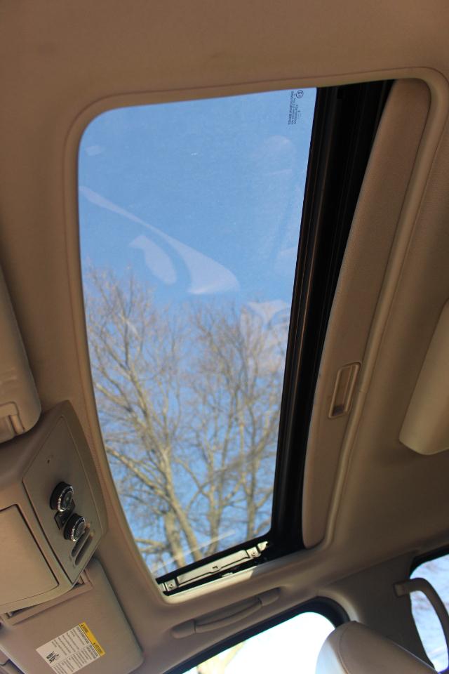 Nissan Armada Platinum 4WD 2011