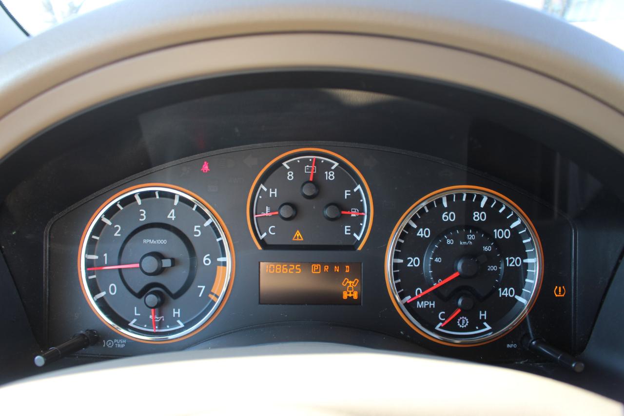 Nissan Armada Platinum 4WD 2011