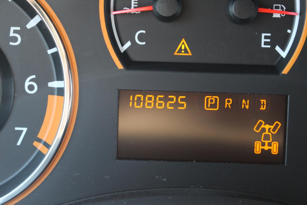 Nissan Armada Platinum 4WD 2011