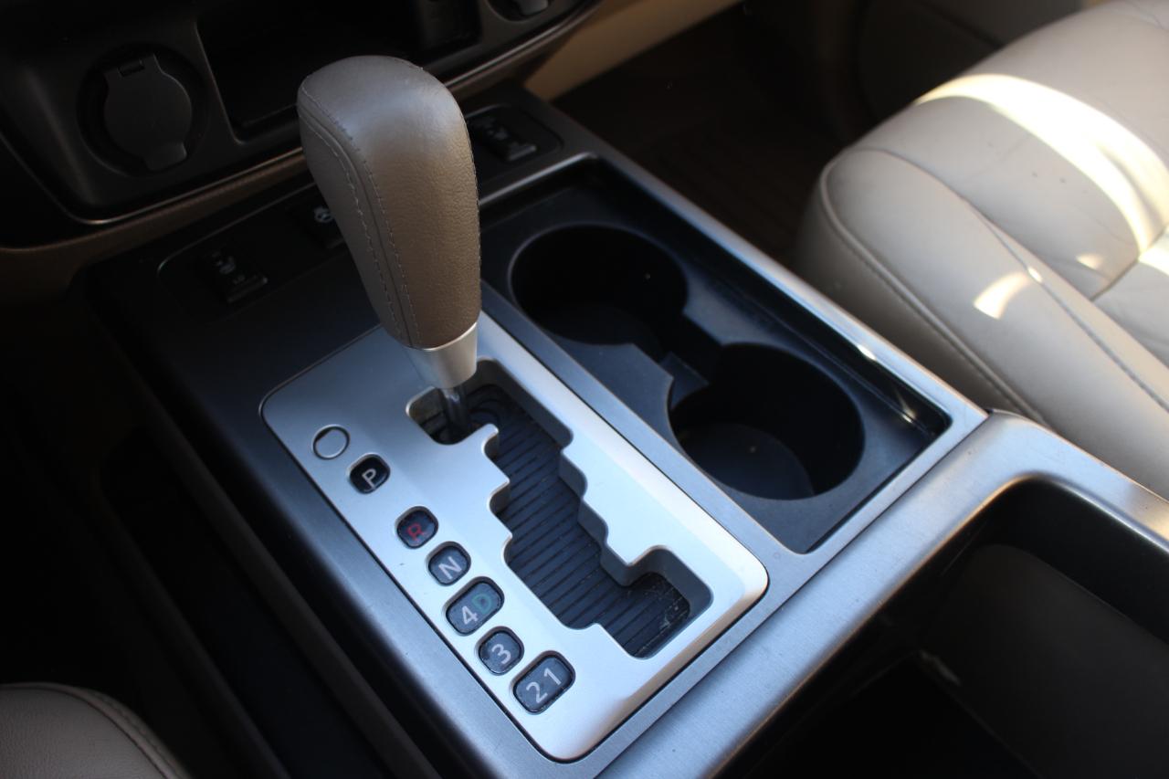 Nissan Armada Platinum 4WD 2011