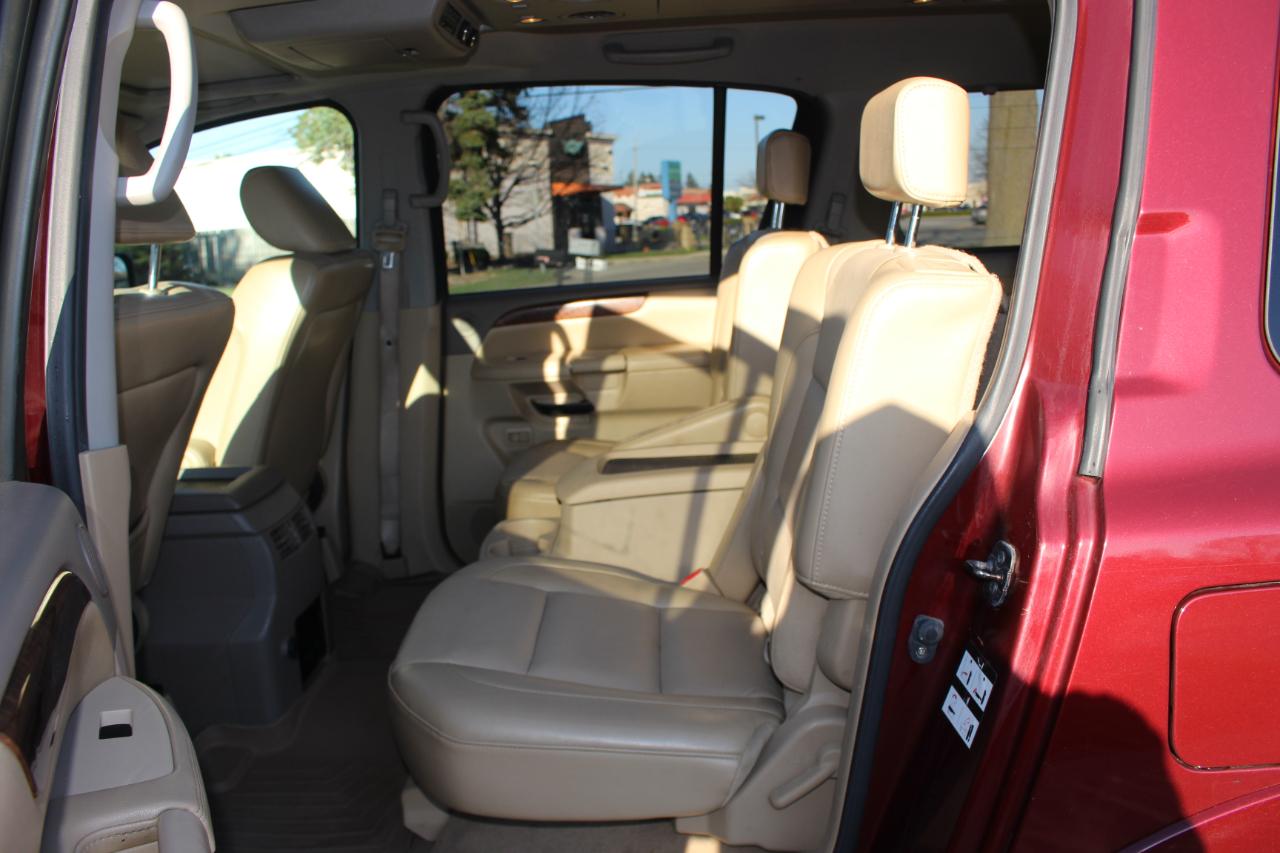 Nissan Armada Platinum 4WD 2011
