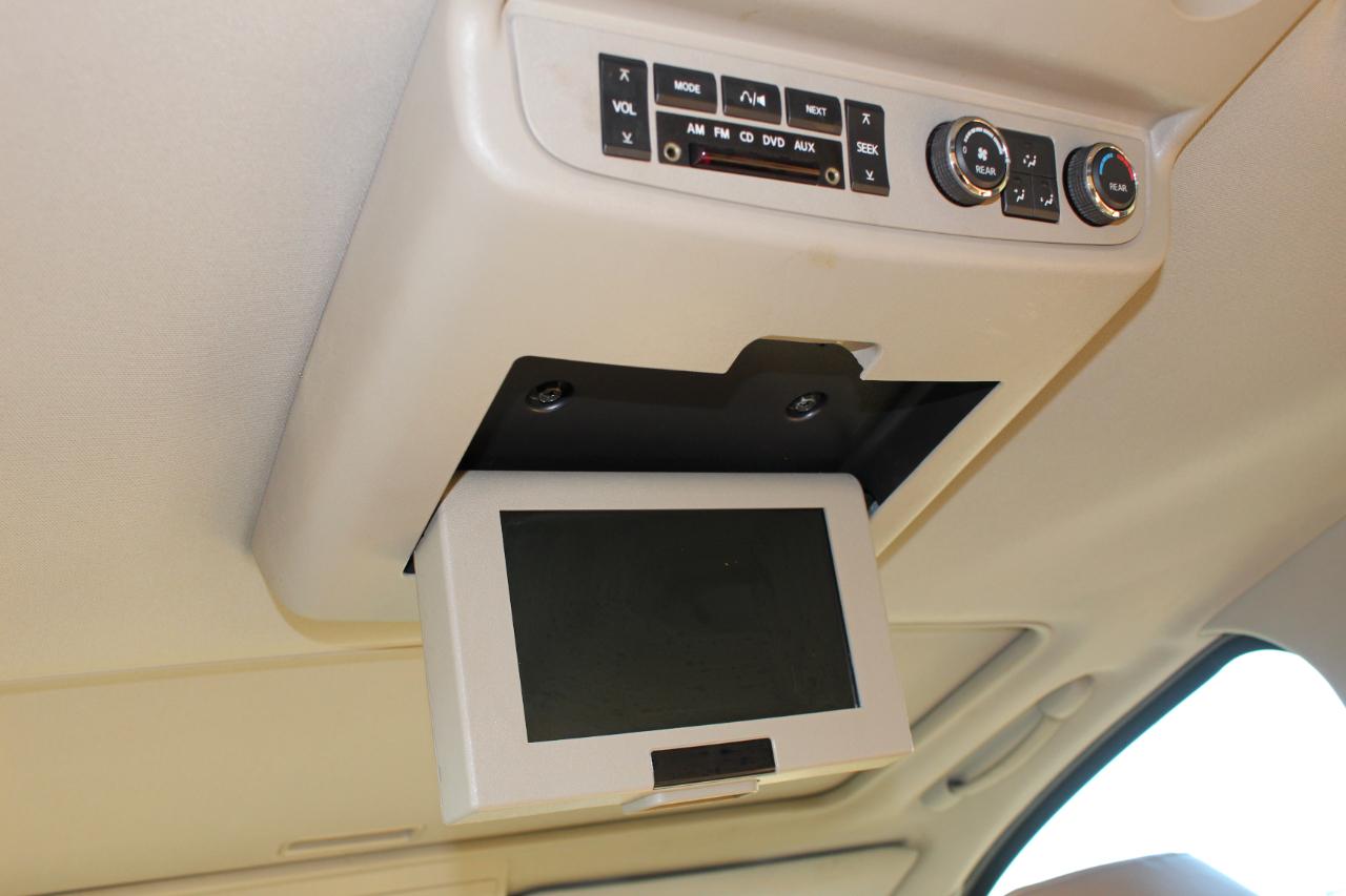 Nissan Armada Platinum 4WD 2011