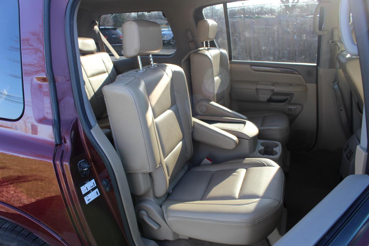 Nissan Armada Platinum 4WD 2011