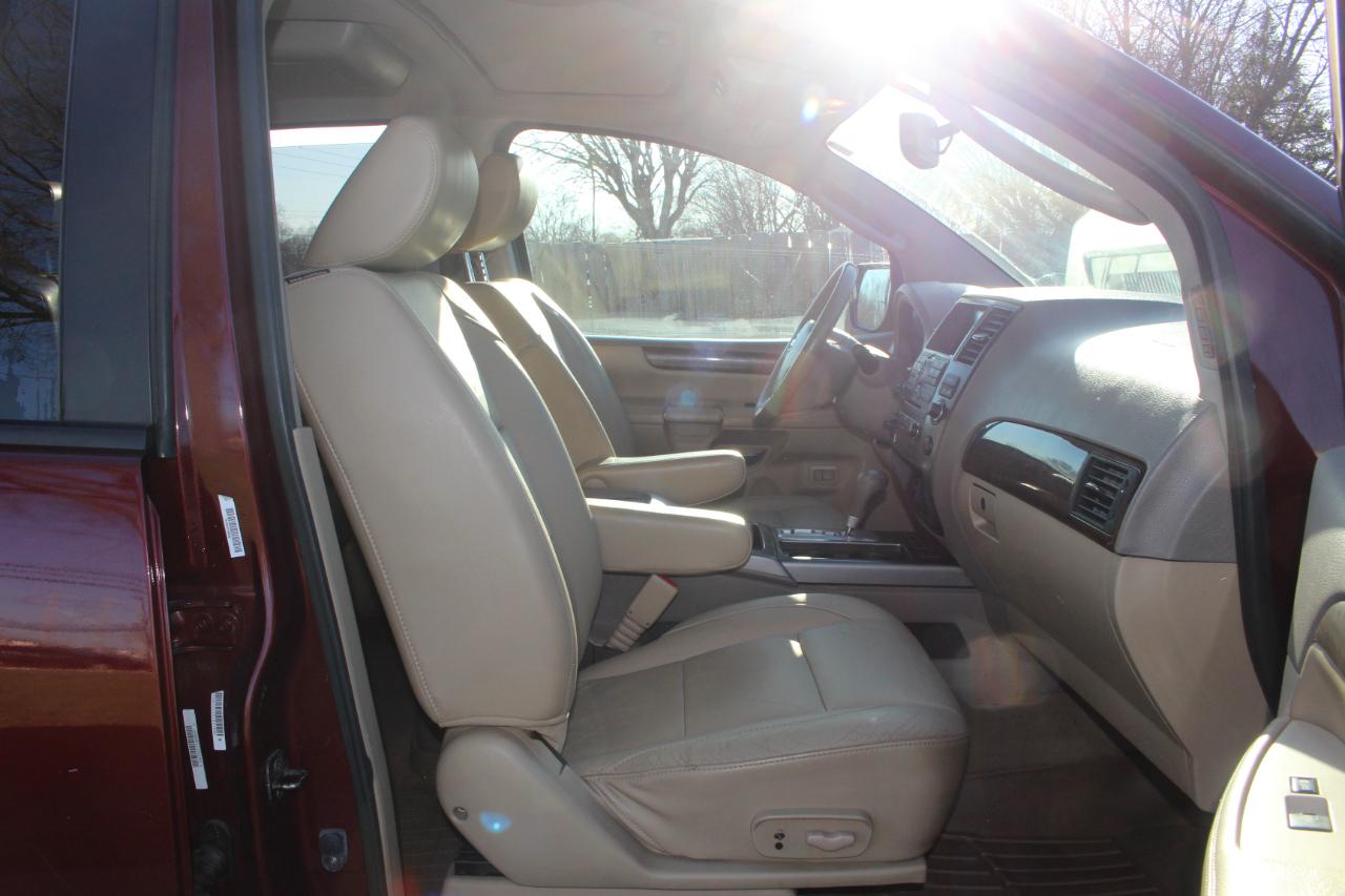 Nissan Armada Platinum 4WD 2011