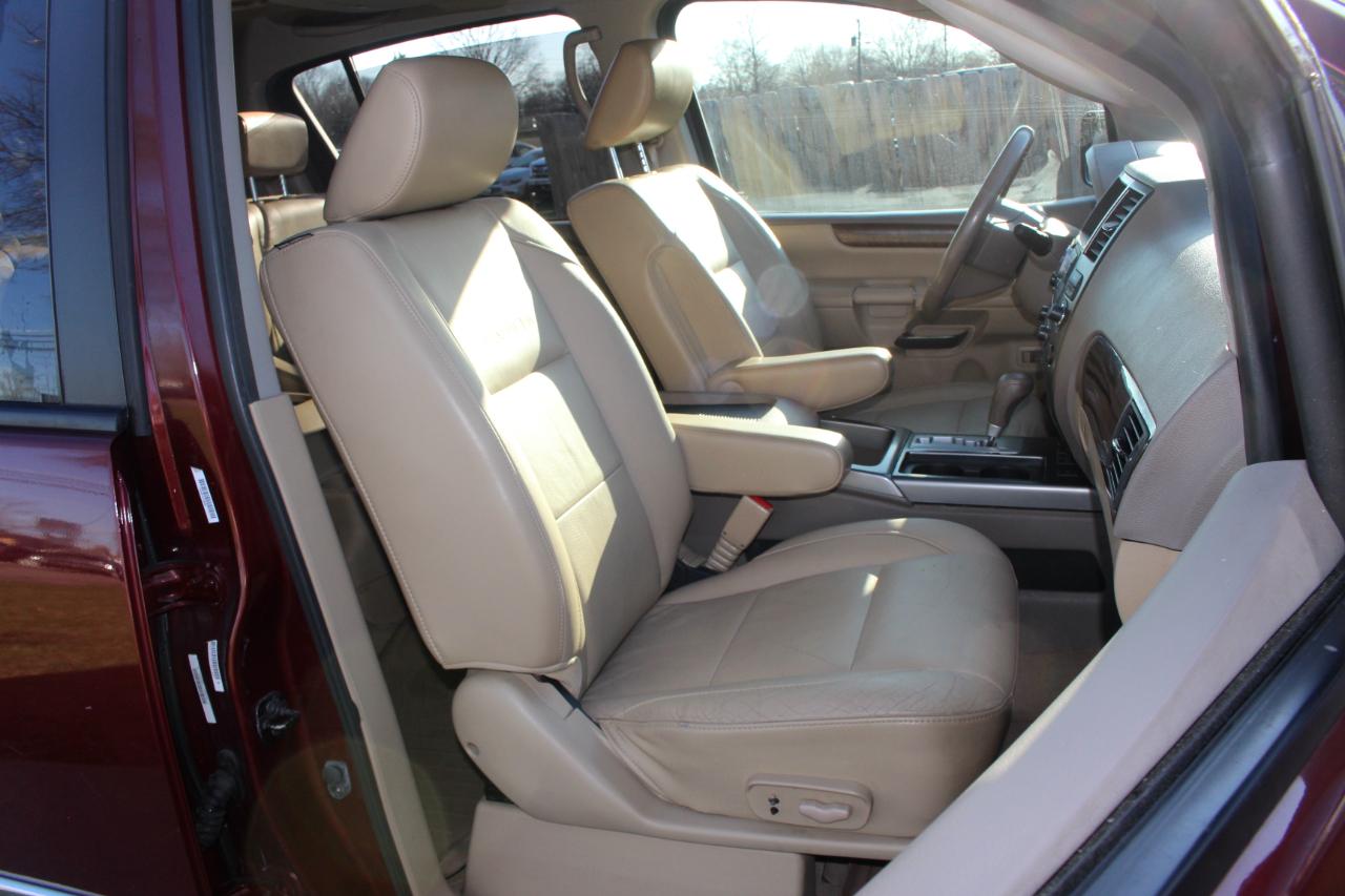 Nissan Armada Platinum 4WD 2011