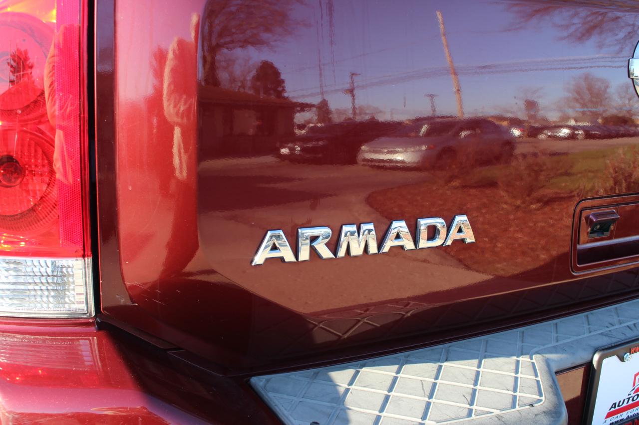Nissan Armada Platinum 4WD 2011