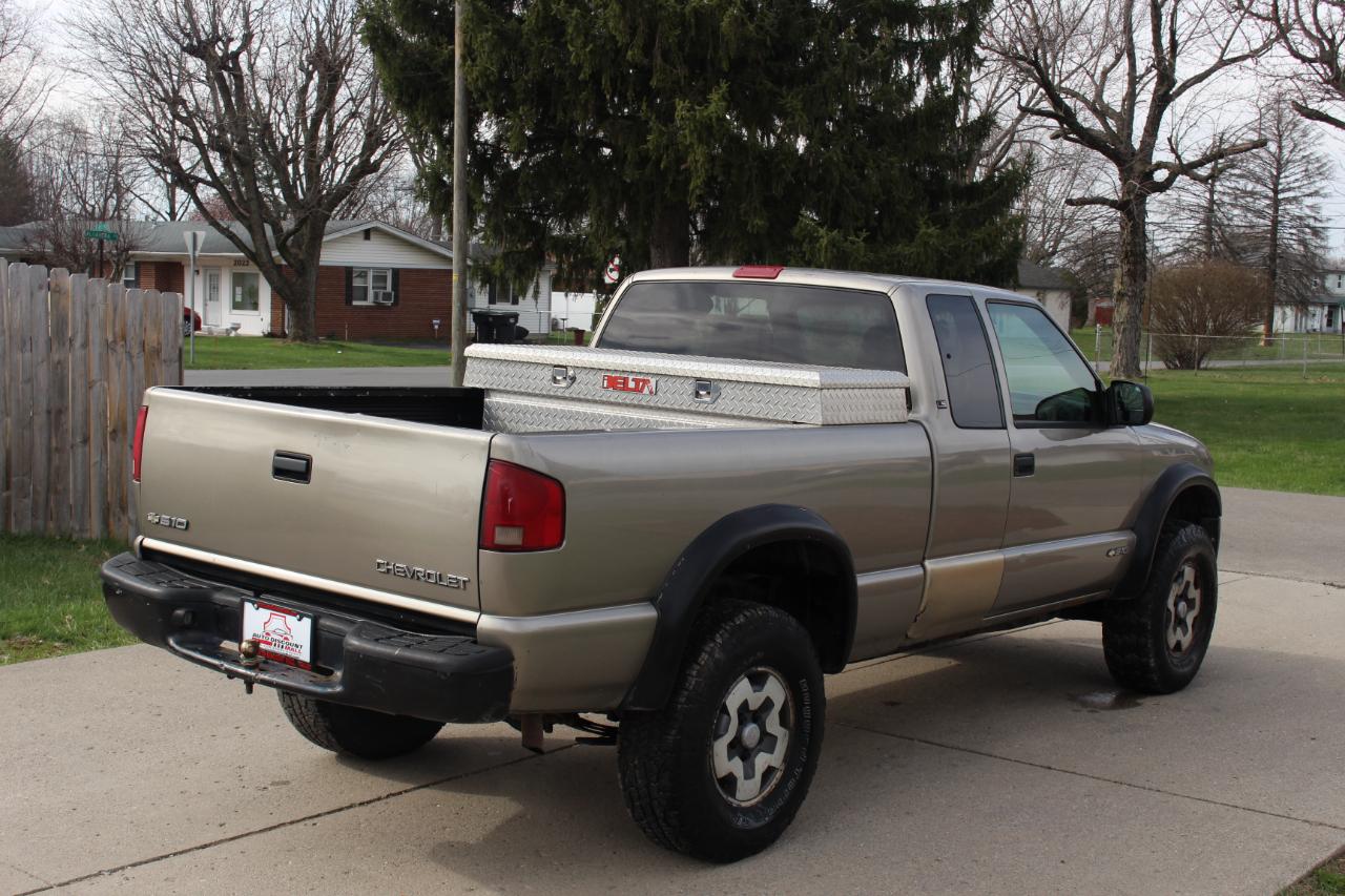 Chevrolet S10 Pickup LS Ext. Cab 4WD 2003