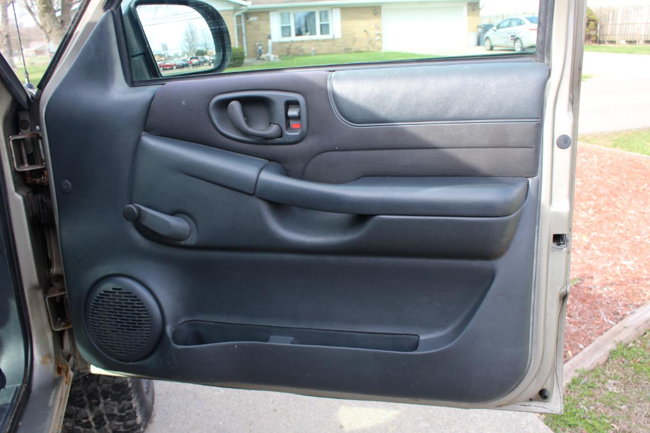 Chevrolet S10 Pickup LS Ext. Cab 4WD 2003