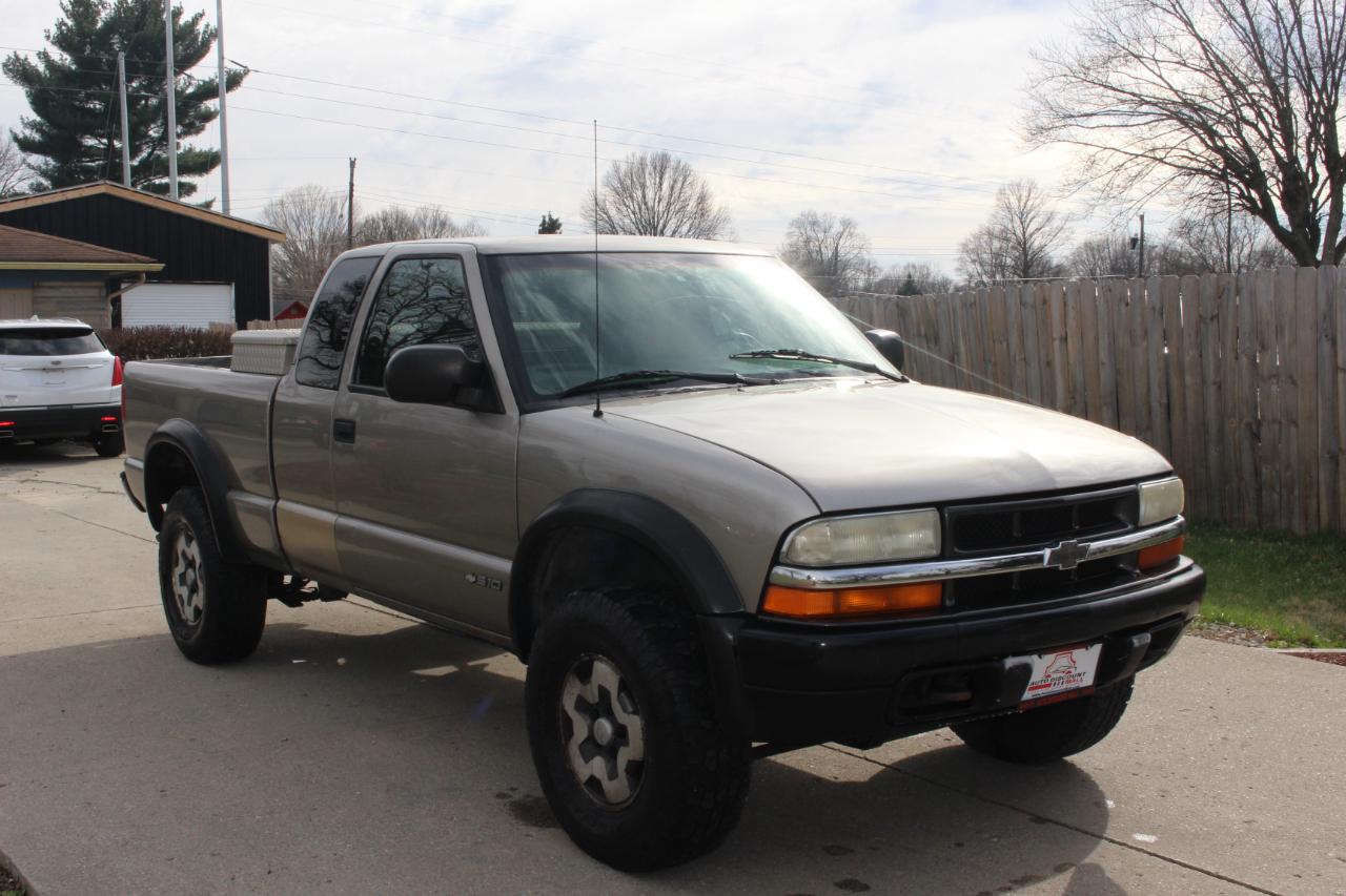 Chevrolet S10 Pickup LS Ext. Cab 4WD 2003