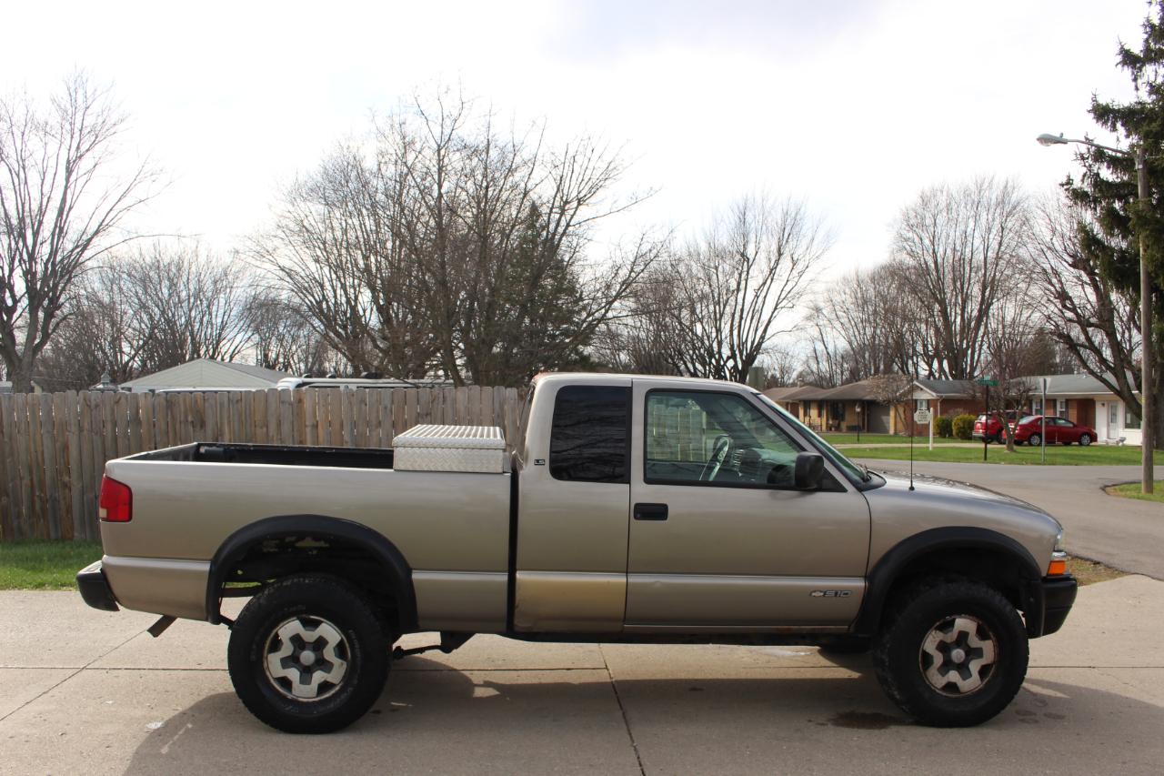 Chevrolet S10 Pickup LS Ext. Cab 4WD 2003