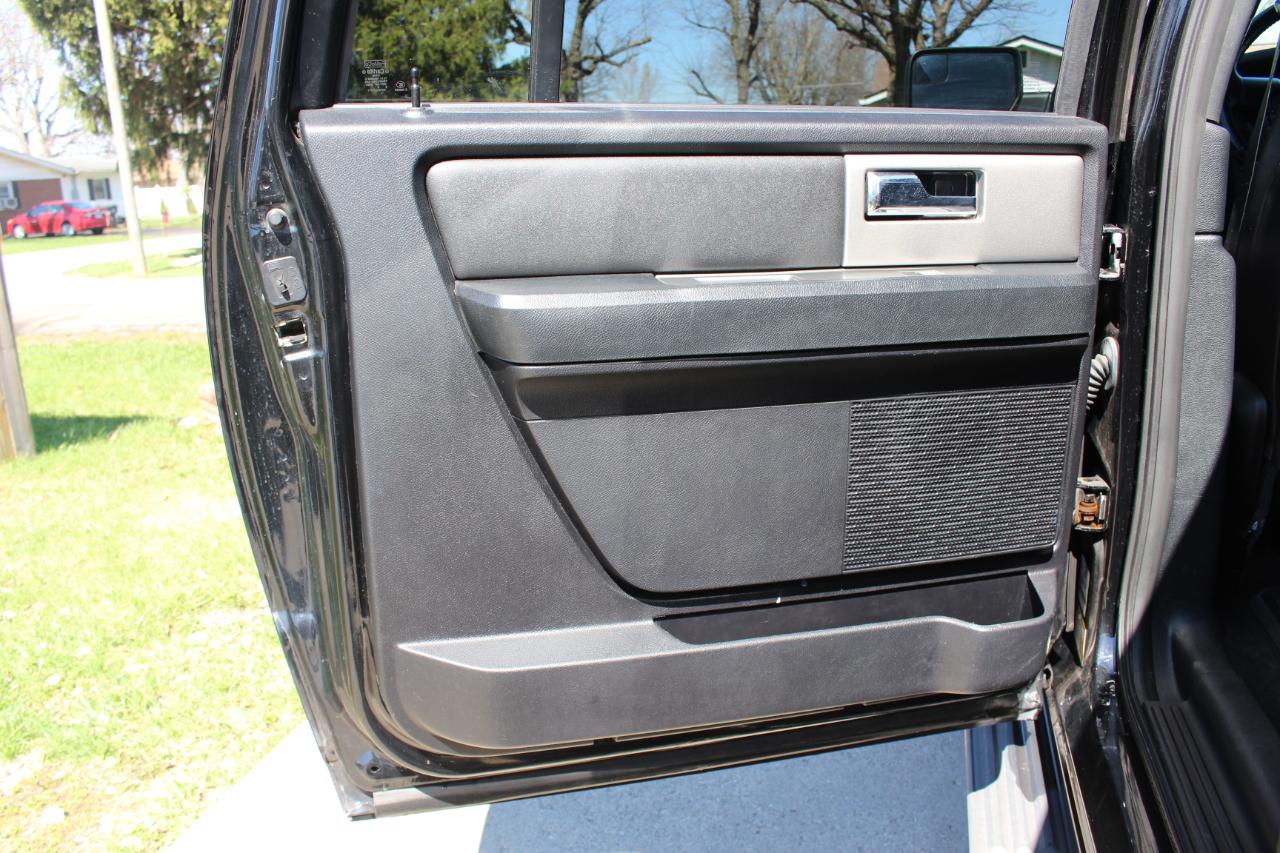 Ford Expedition EL XLT 4WD 2016