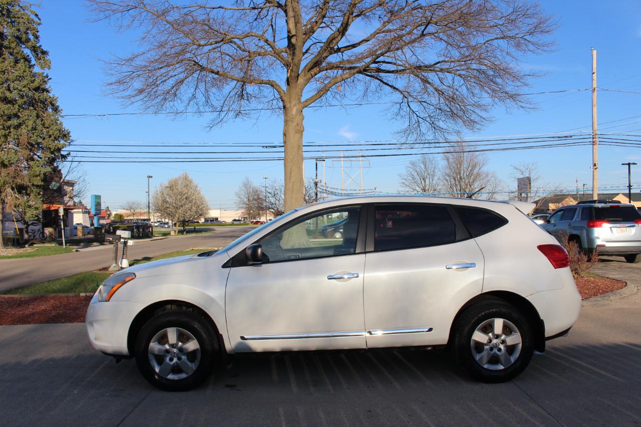 Nissan Rogue S AWD 2011