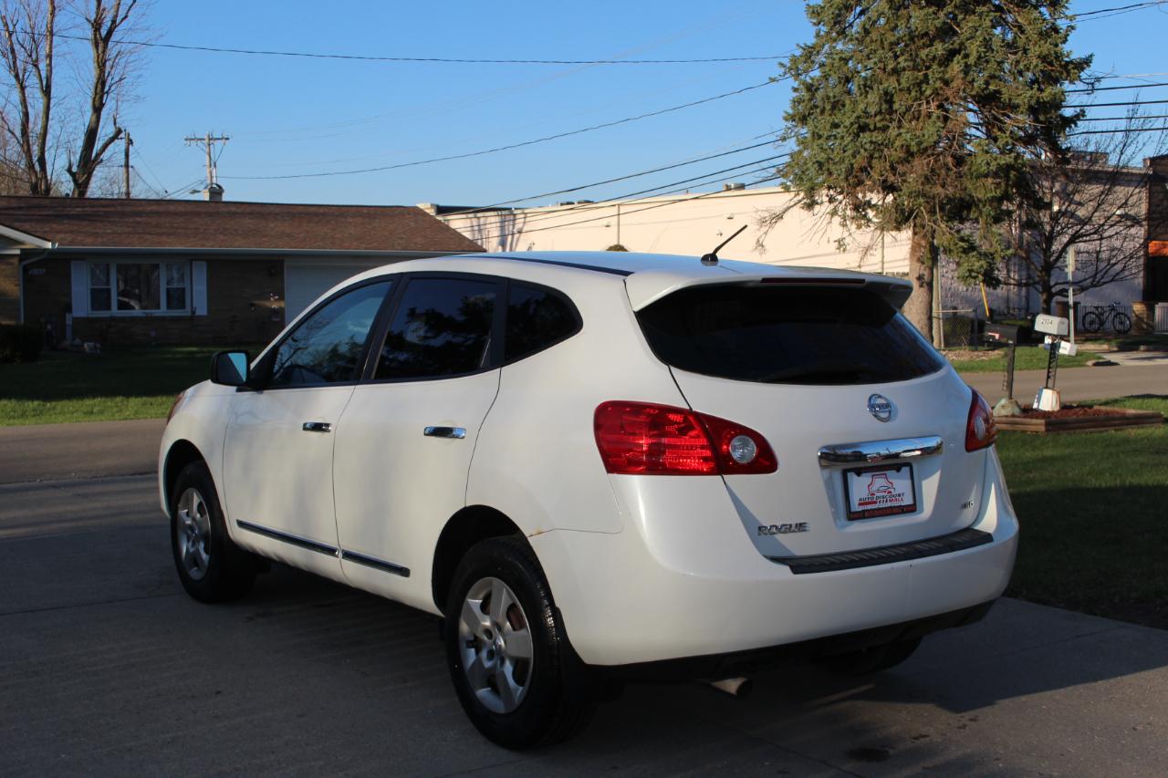 Nissan Rogue S AWD 2011