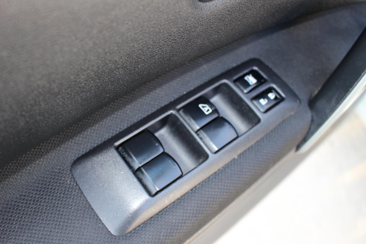 Nissan Rogue S AWD 2011