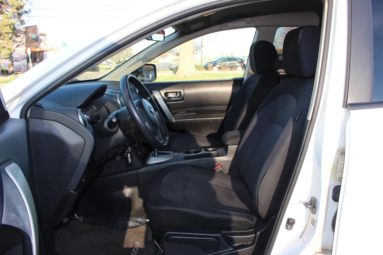 Nissan Rogue S AWD 2011