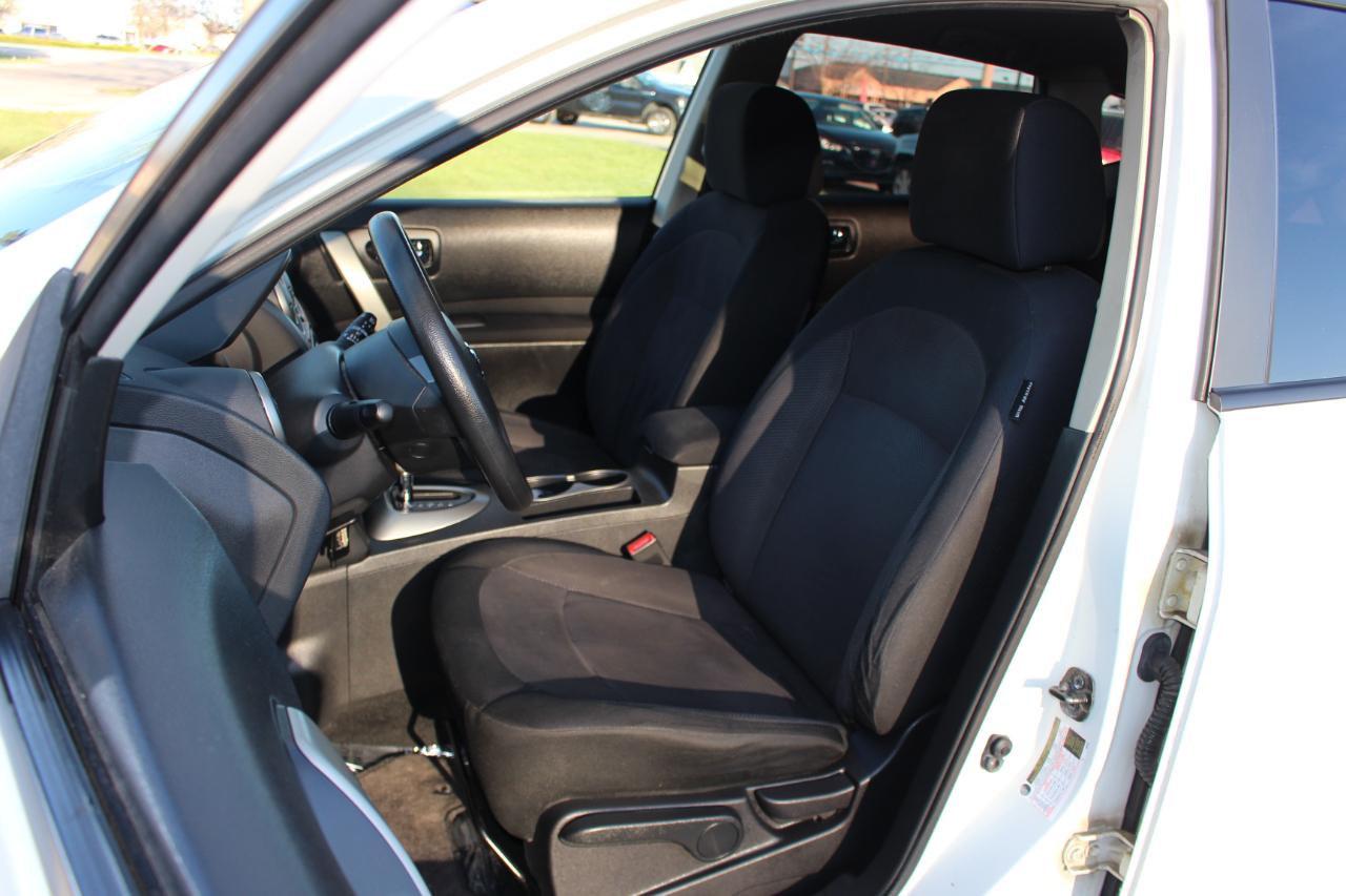 Nissan Rogue S AWD 2011