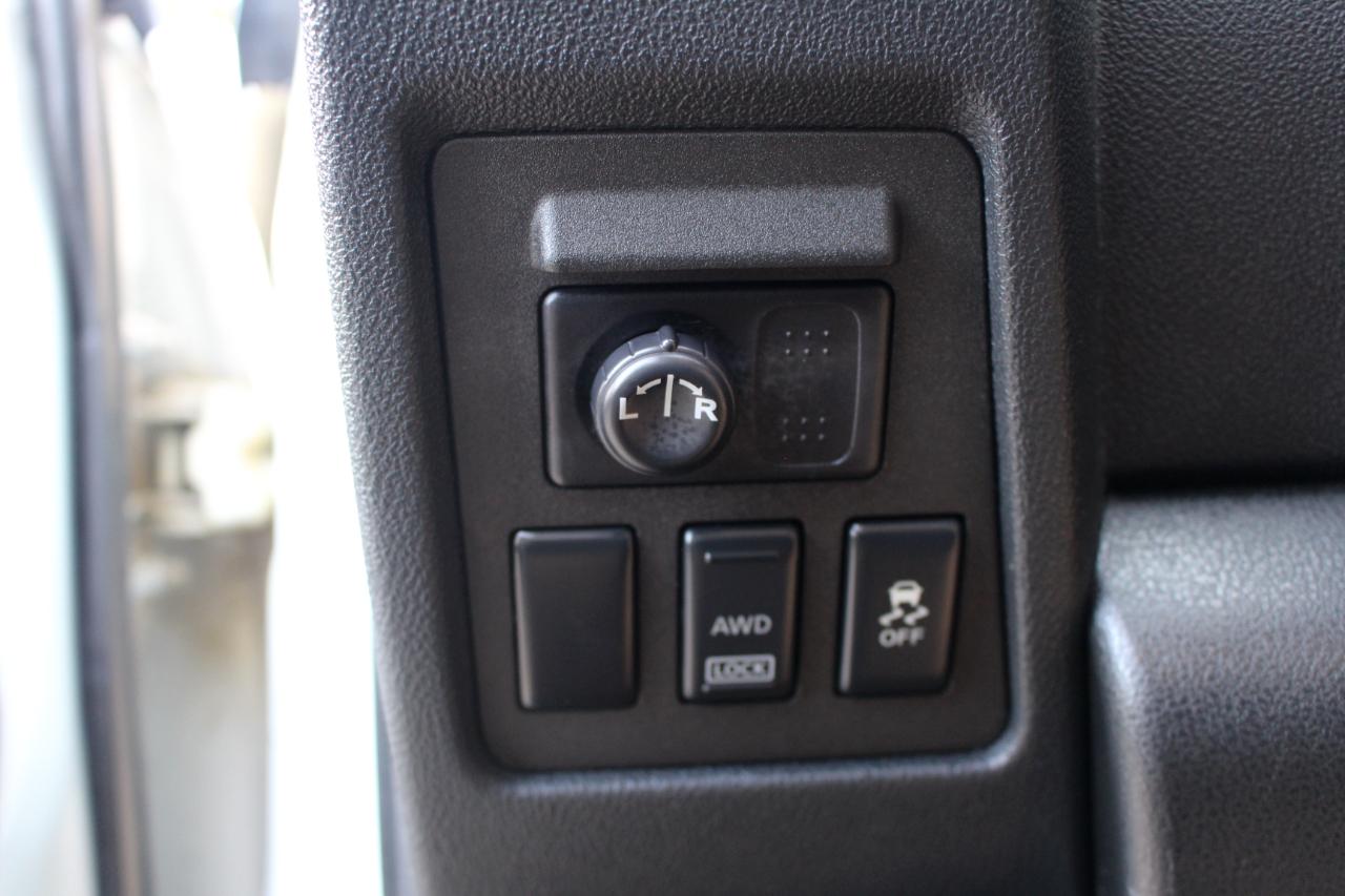 Nissan Rogue S AWD 2011