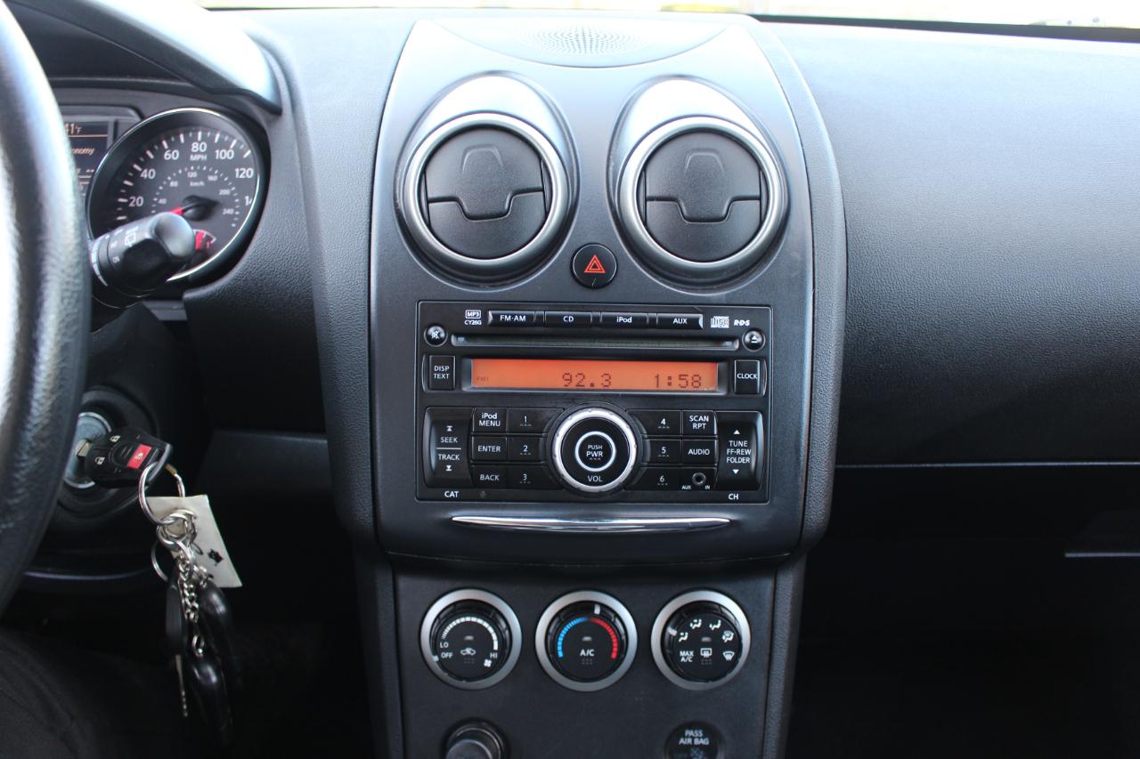 Nissan Rogue S AWD 2011