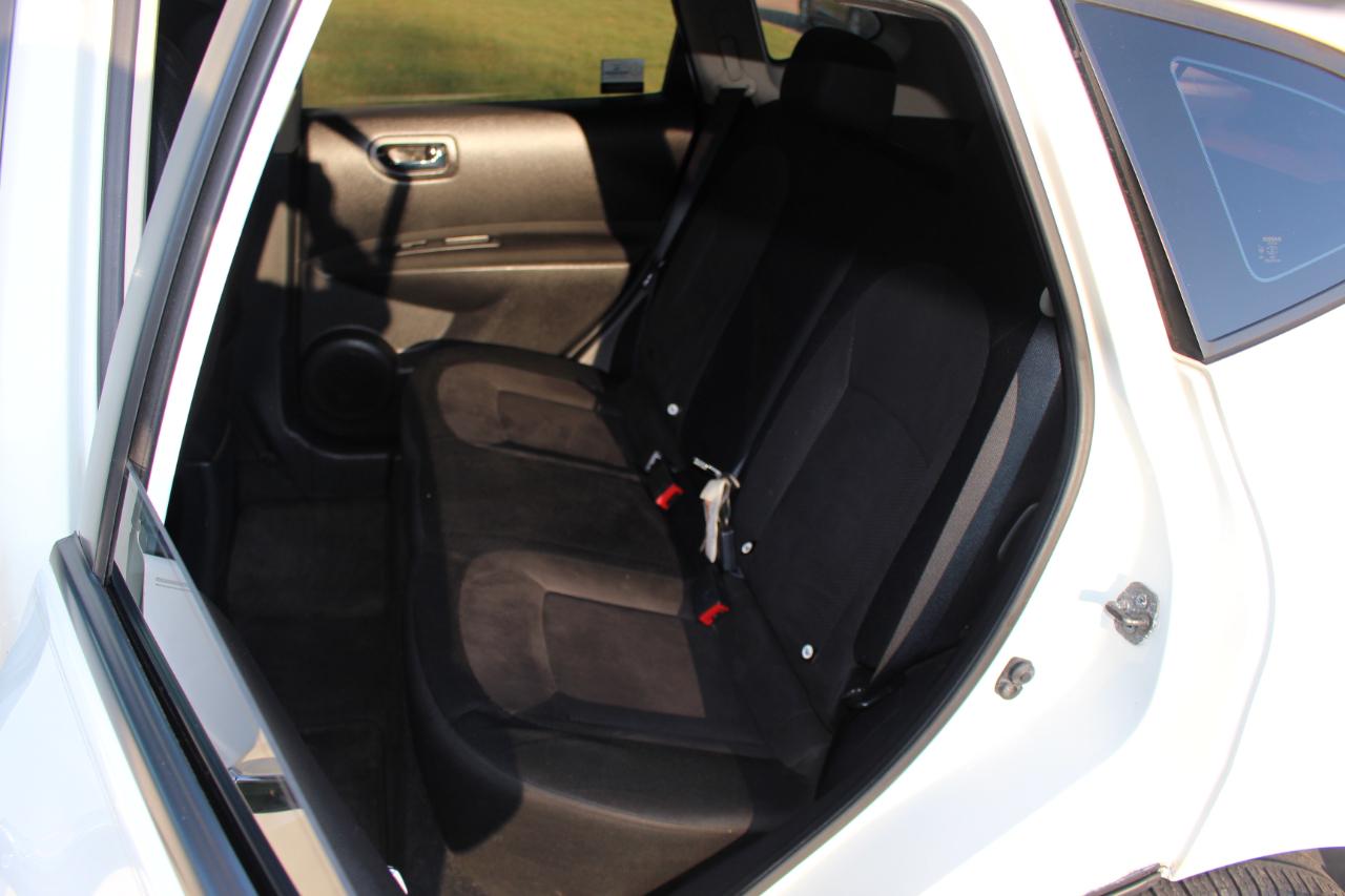 Nissan Rogue S AWD 2011