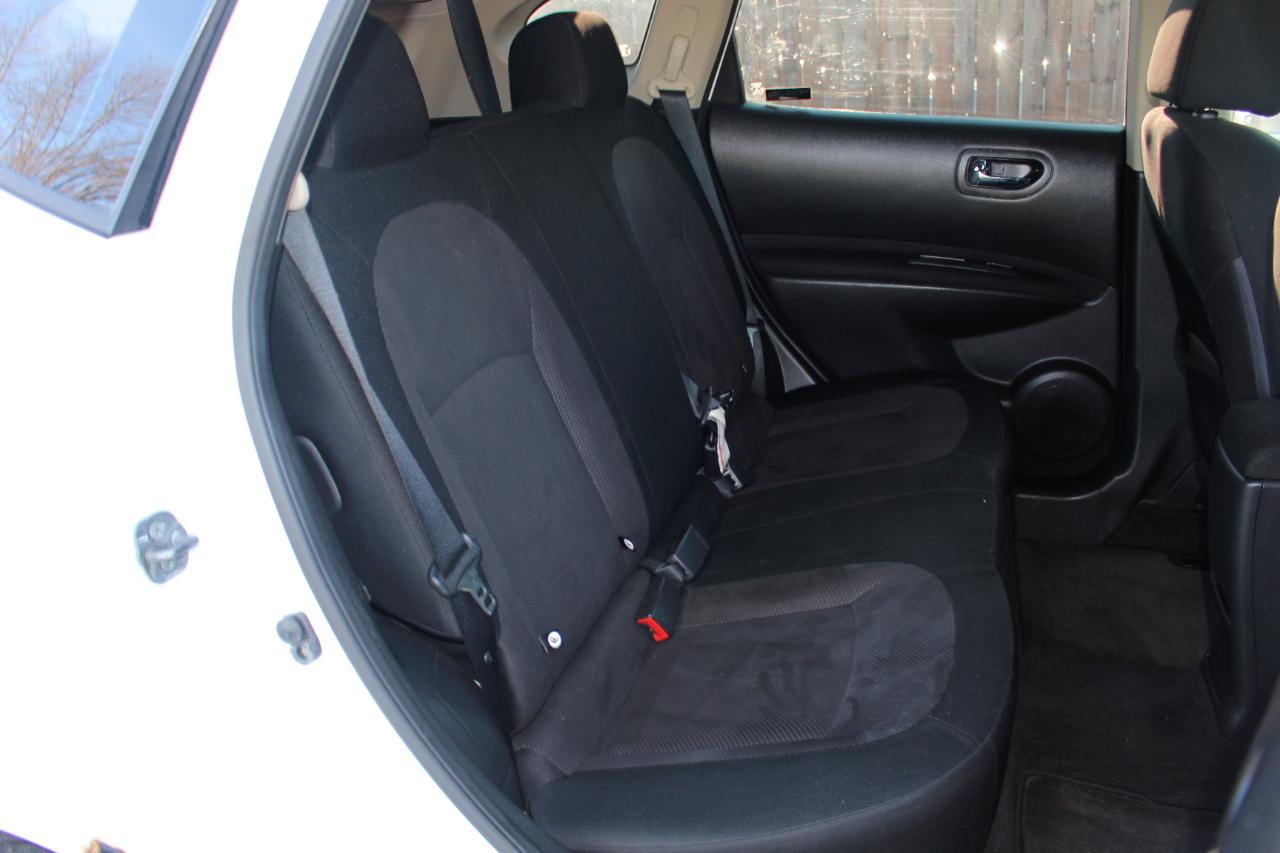 Nissan Rogue S AWD 2011