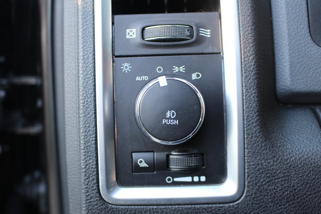 RAM 1500 Big Horn Crew Cab SWB 4WD 2017