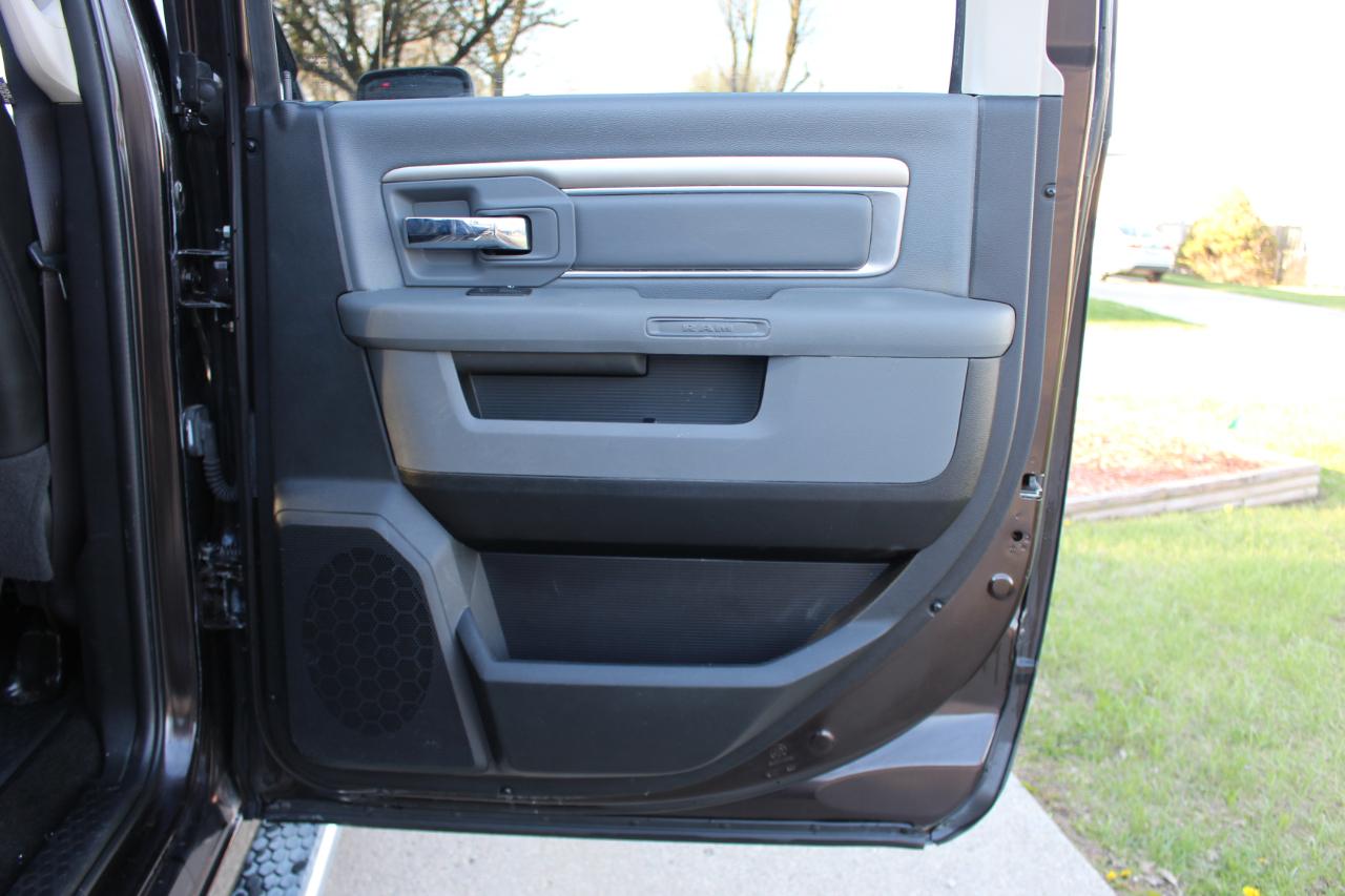 RAM 1500 Big Horn Crew Cab SWB 4WD 2017