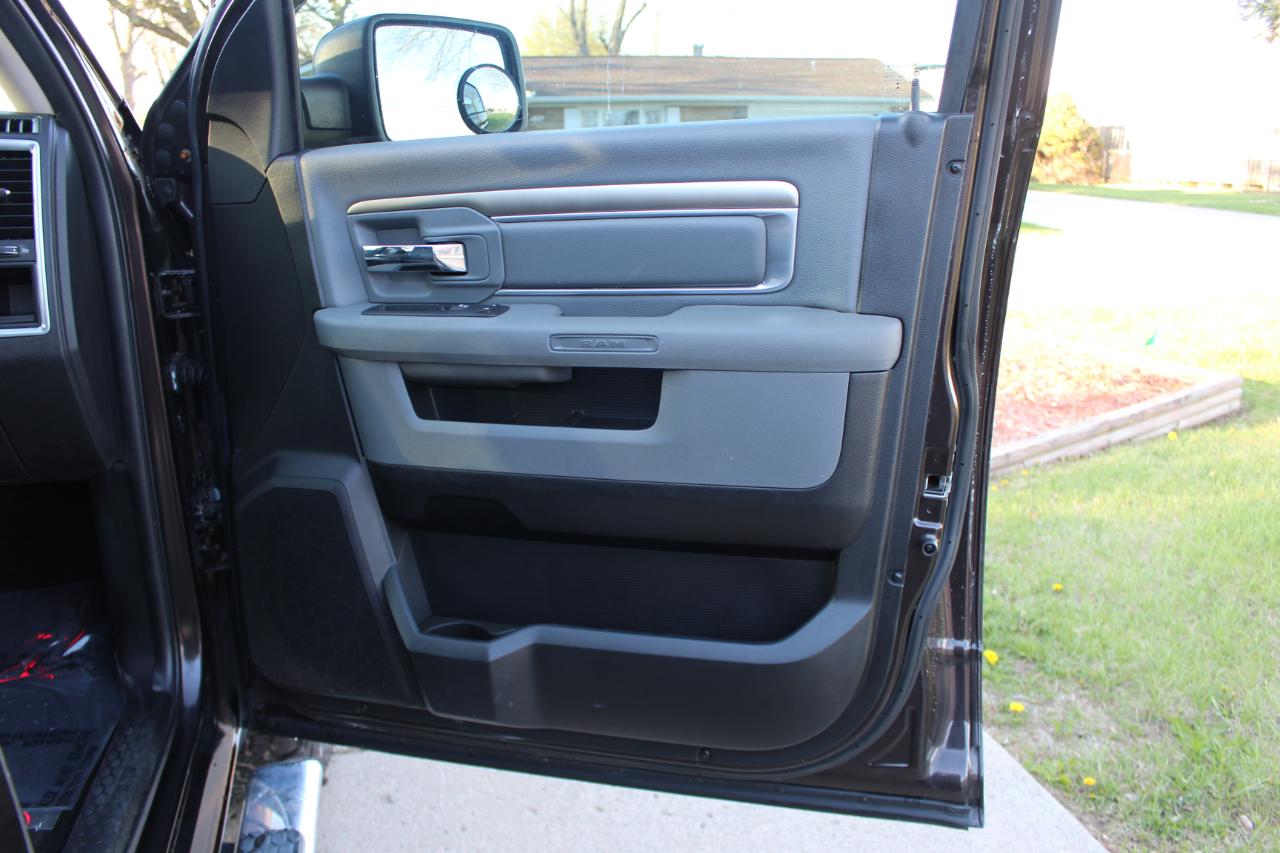 RAM 1500 Big Horn Crew Cab SWB 4WD 2017