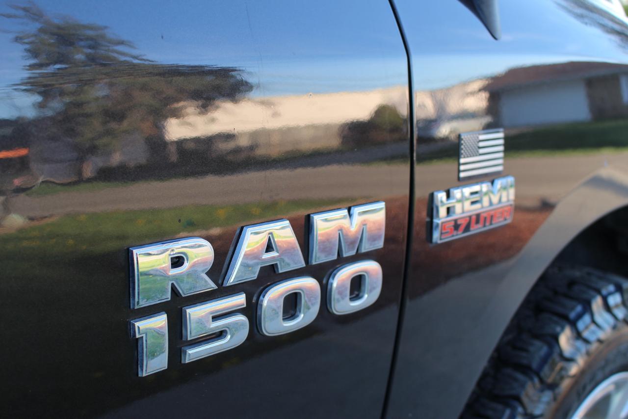 RAM 1500 Big Horn Crew Cab SWB 4WD 2017