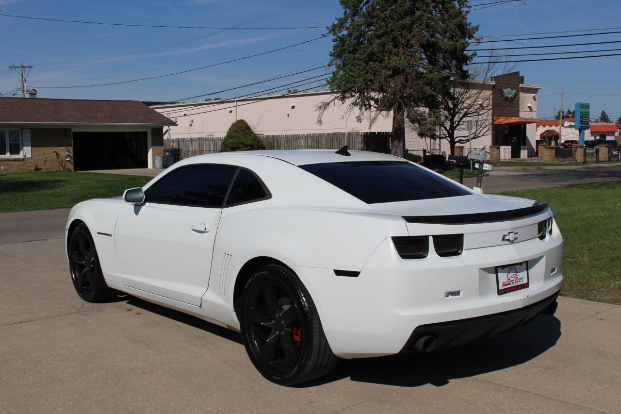 Chevrolet Camaro LS Coupe 2012