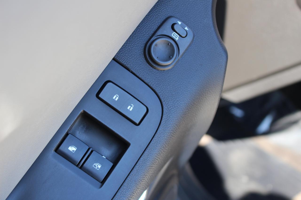 Chevrolet Camaro LS Coupe 2012