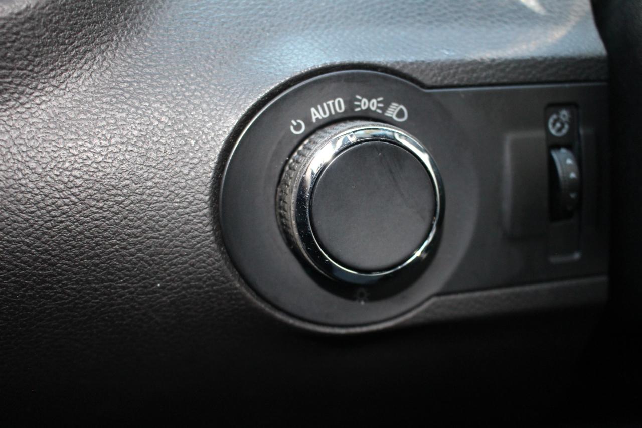 Chevrolet Camaro LS Coupe 2012