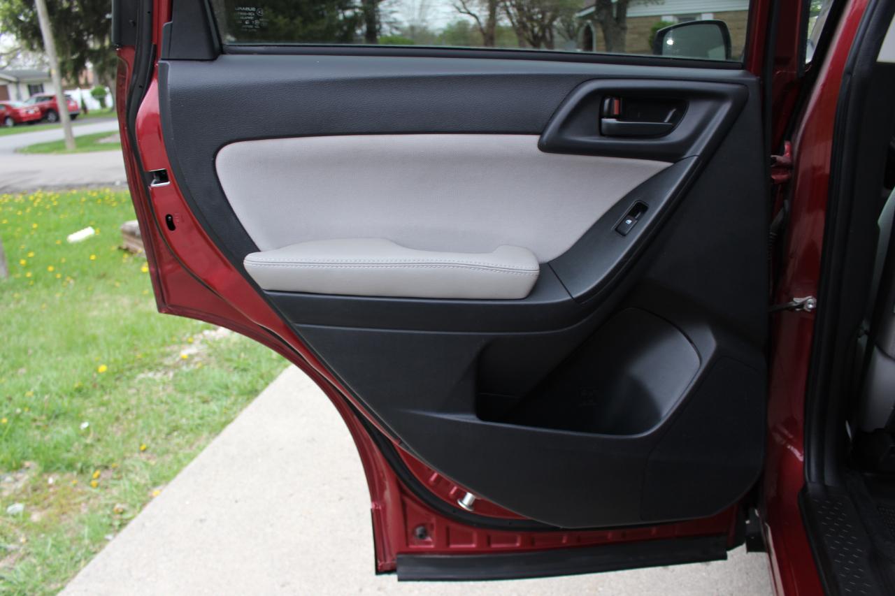 Subaru Forester 2.5i Premium PZEV CVT 2016