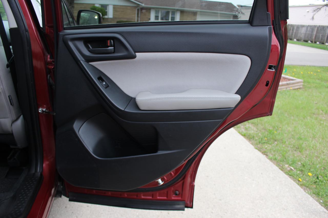 Subaru Forester 2.5i Premium PZEV CVT 2016