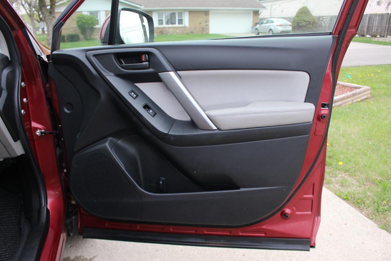 Subaru Forester 2.5i Premium PZEV CVT 2016