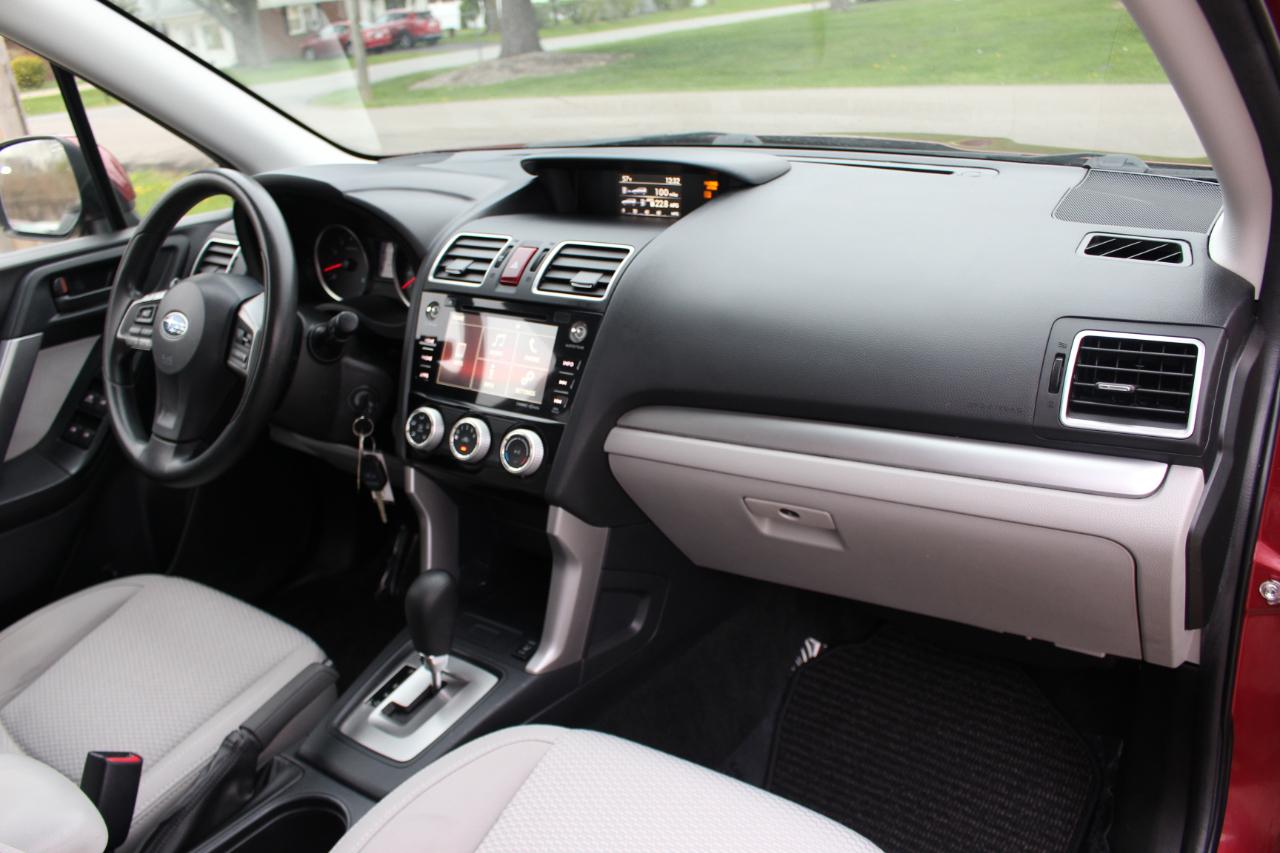 Subaru Forester 2.5i Premium PZEV CVT 2016