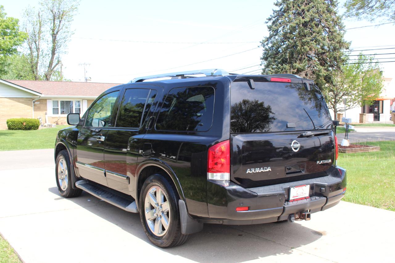 Nissan Armada Platinum 4WD 2013
