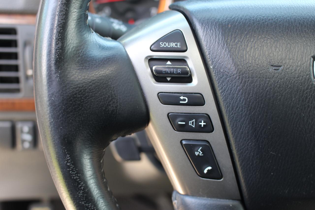 Nissan Armada Platinum 4WD 2013