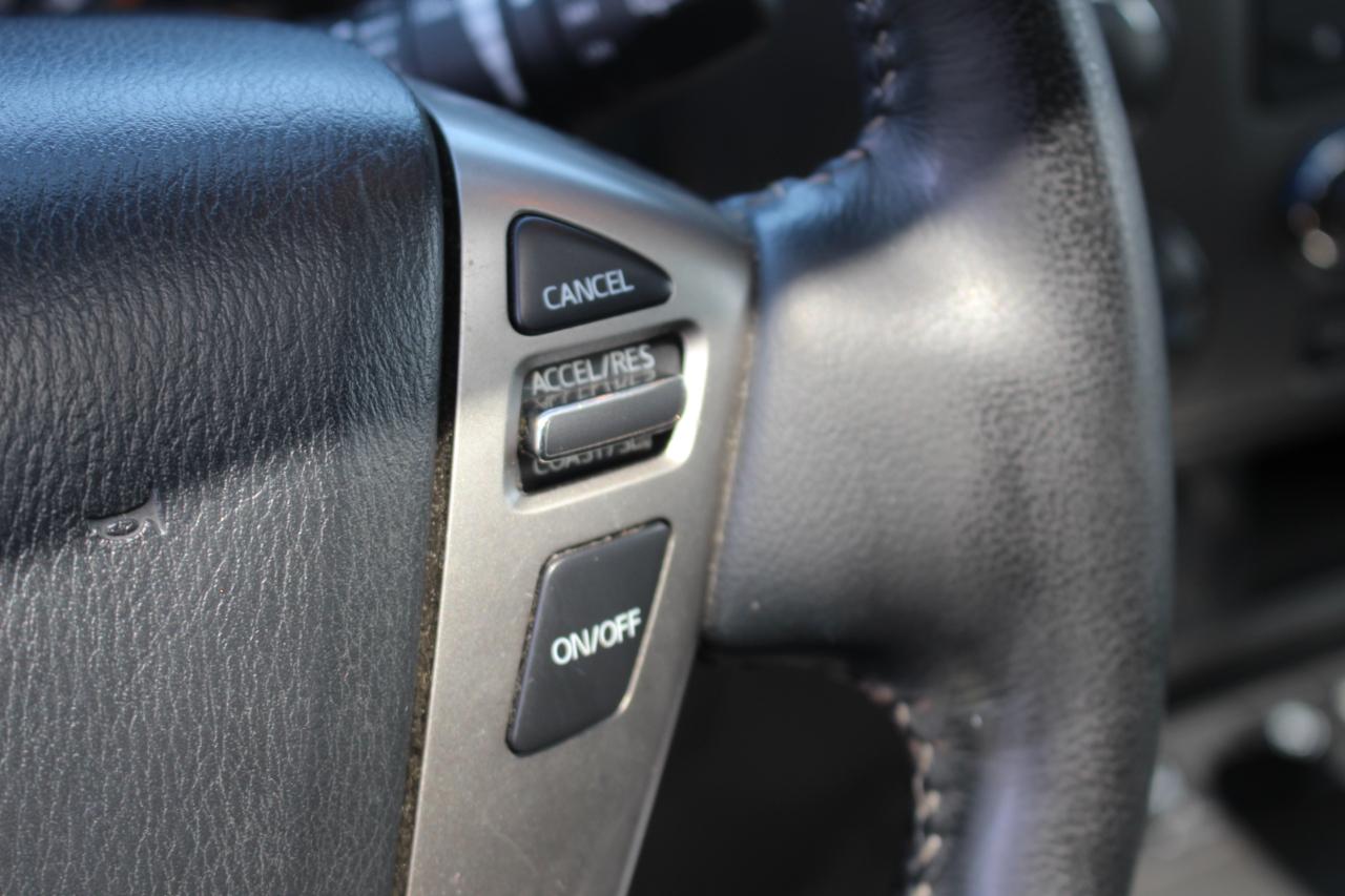Nissan Armada Platinum 4WD 2013