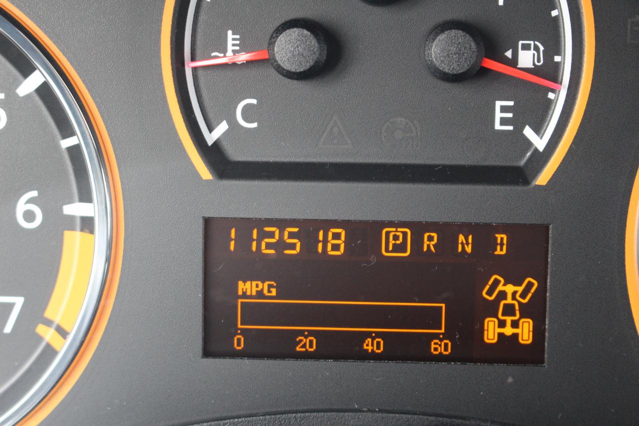 Nissan Armada Platinum 4WD 2013