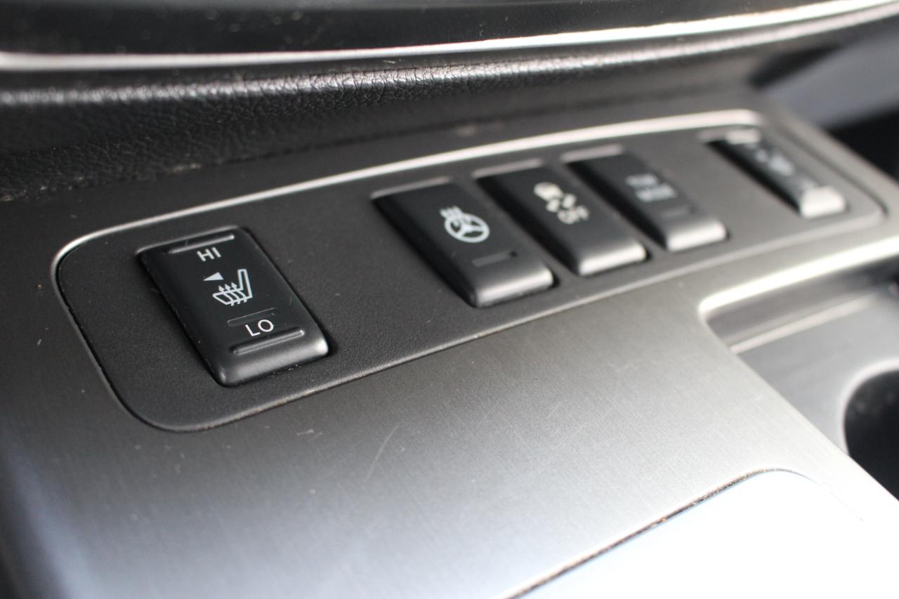 Nissan Armada Platinum 4WD 2013