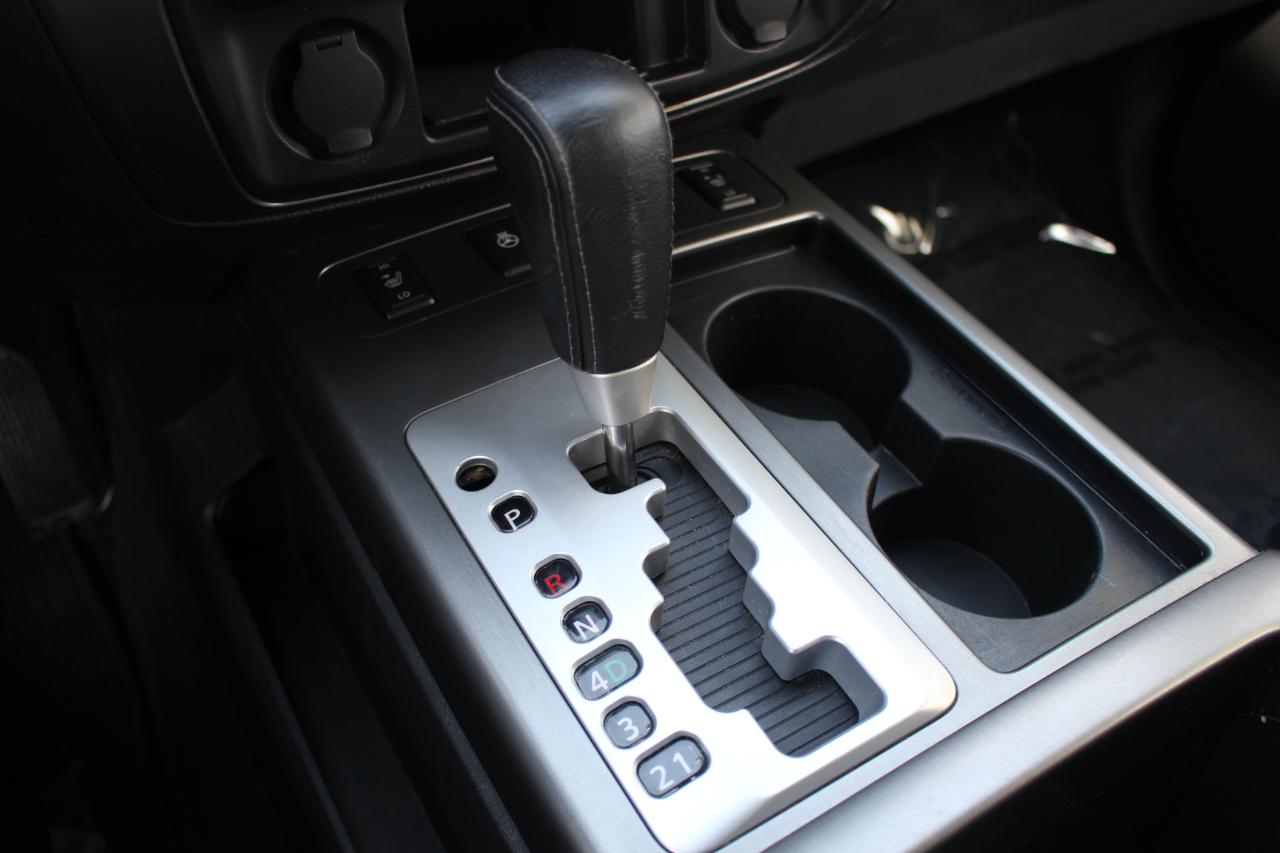Nissan Armada Platinum 4WD 2013