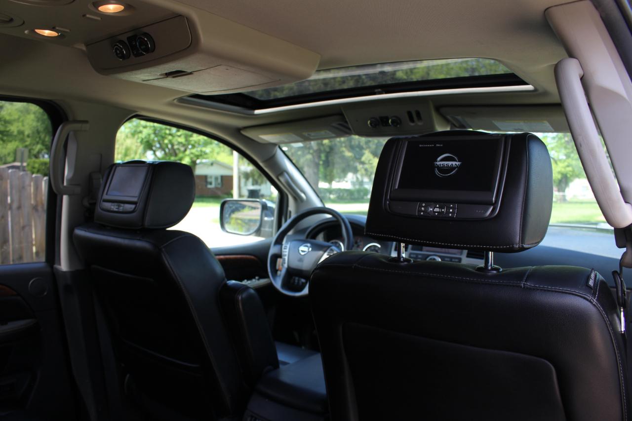 Nissan Armada Platinum 4WD 2013