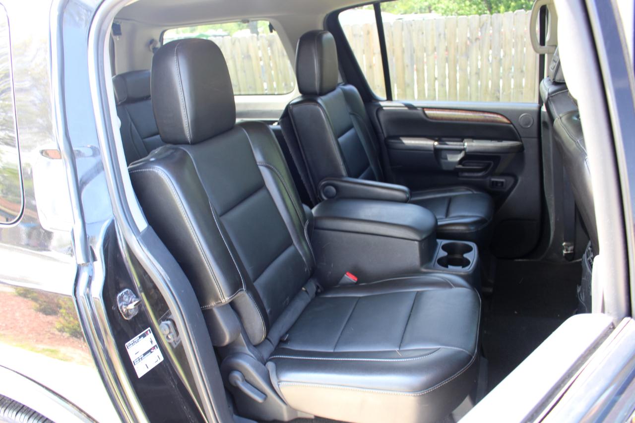 Nissan Armada Platinum 4WD 2013