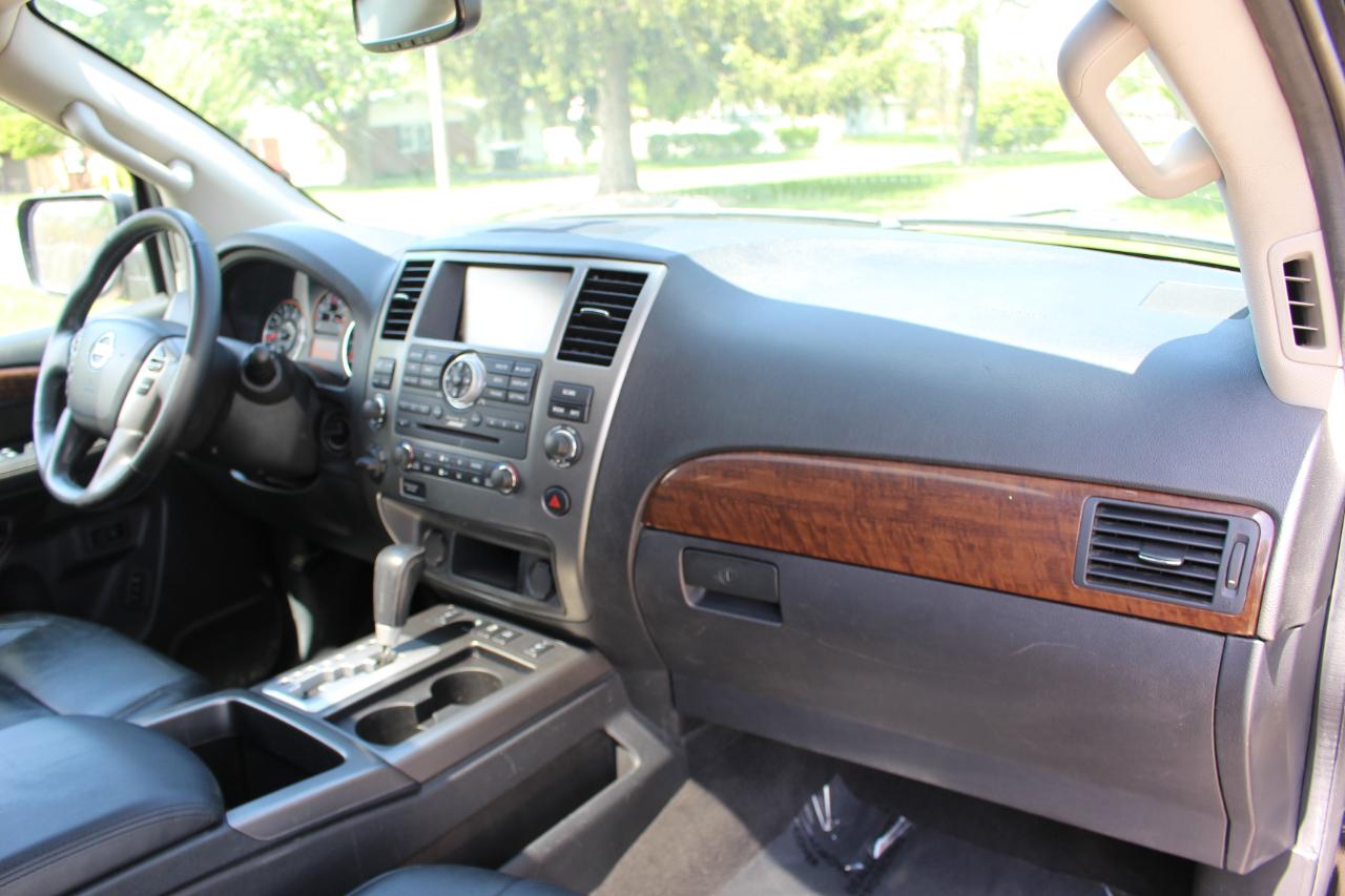 Nissan Armada Platinum 4WD 2013