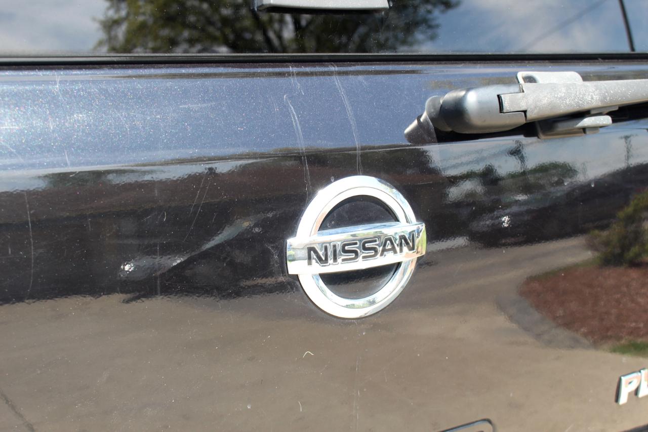 Nissan Armada Platinum 4WD 2013